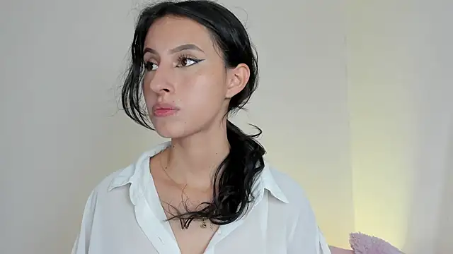 Zoe mrl online show from April 10, 2026, 10:44 am