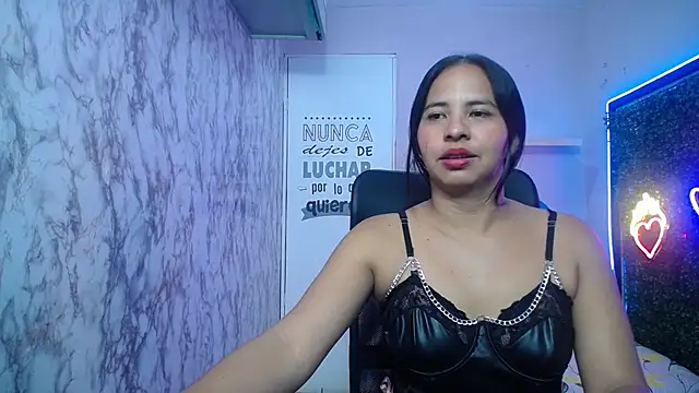 nicol ross19 online show from May 30, 2026, 3:50 pm