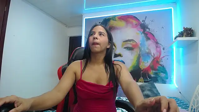 nicol ross19 online show from April 10, 2026, 7:10 pm