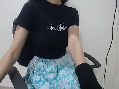 Farhana beautyfull online show from April 18, 2026, 4:37 am