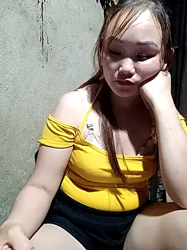 Snapshot of yula-bi chatting on May 6, 2026, 1:04 pm yula-bi online show from May 6, 2026, 1:04 pm