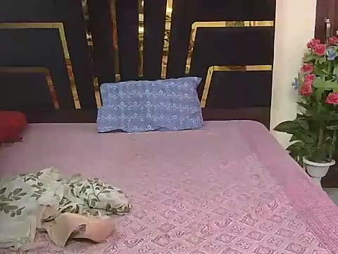 bold-smirthii online show from April 13, 2026, 3:54 am