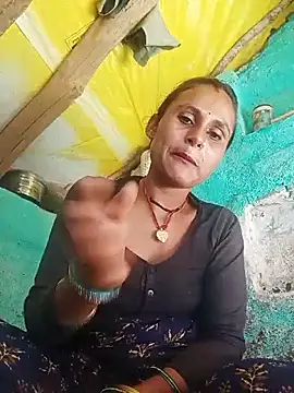 Snapshot of Cuty_priti chatting on February 15, 2026, 8:13 am Cuty priti online show from February 15, 2026, 8:13 am