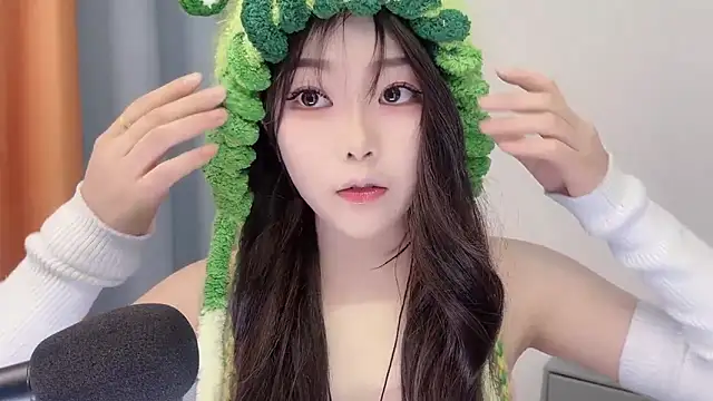 smalldaisy online show from February 1, 2026, 2:32 am