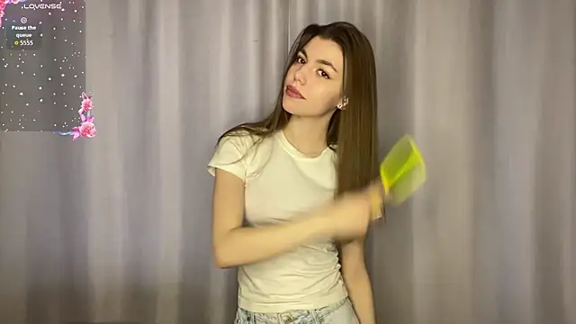 Snapshot of NeidaGowing chatting on February 28, 2026, 7:19 am NeidaGowing online show from February 28, 2026, 7:19 am