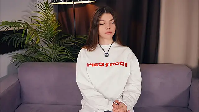 NeidaGowing online show from December 21, 2025, 8:05 am