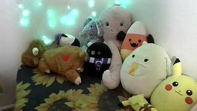 Snapshot of GabbyDaniella chatting on February 19, 2026, 7:05 am GabbyDaniella online show from February 19, 2026, 7:05 am