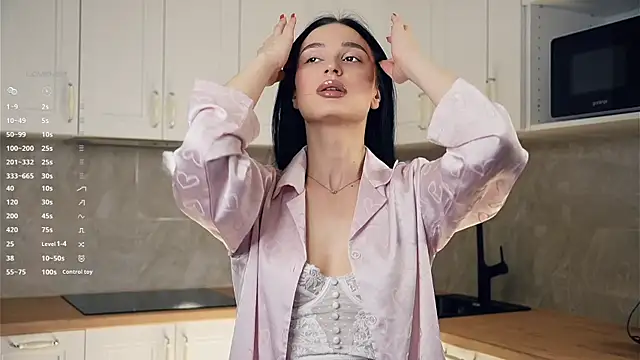 TyraEspina online show from January 12, 2026, 9:09 pm