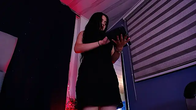 Snapshot of Emilyy05_ chatting on February 3, 2026, 3:04 am Emilyy05 online show from February 3, 2026, 3:04 am