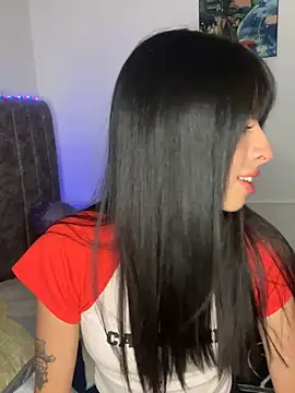 junorise23 online show from March 18, 2026, 3:42 am