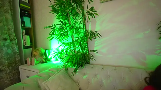 Snapshot of HappyLisa chatting on March 17, 2025, 7:46 am HappyLisa online show from March 17, 2025, 7:46 am