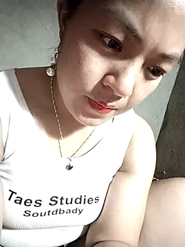Snapshot of Lucky_cutee chatting on May 7, 2026, 4:06 am Lucky cutee online show from May 7, 2026, 4:06 am