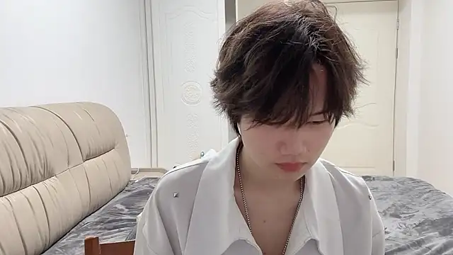 junnan001 online show from December 23, 2025, 9:52 am