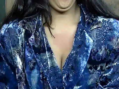 cute Dirty Diva online show from January 5, 2026, 5:27 pm