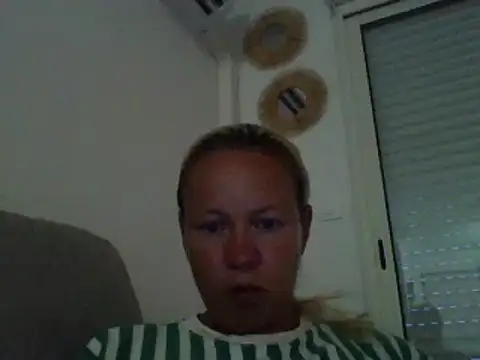 jennyblondeuk online show from June 30, 2026, 7:47 pm