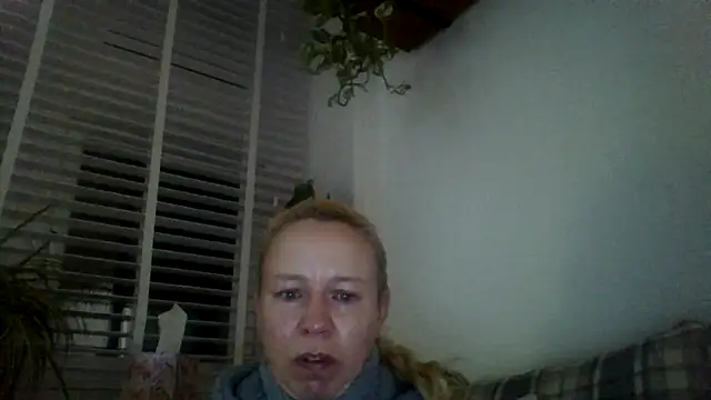 jennyblondeuk online show from February 18, 2026, 10:50 pm