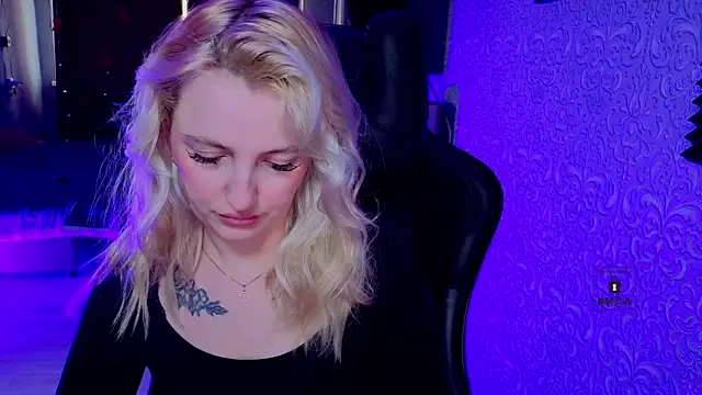 Eva Vibe  online show from March 29, 2026, 8:49 am