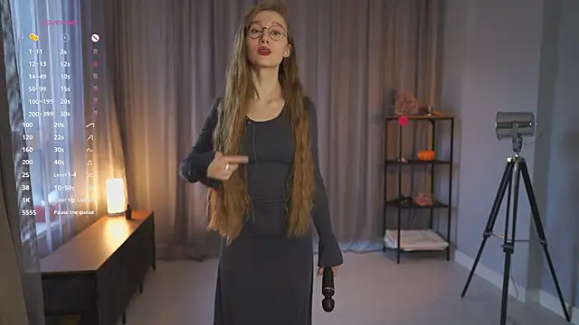 Snapshot of HollyOuk chatting on January 14, 2026, 4:49 am HollyOuk online show from January 14, 2026, 4:49 am