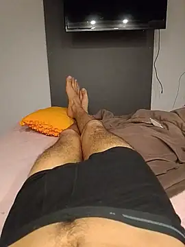 Snapshot of henrinnvv25 chatting on January 15, 2026, 7:45 am henrinnvv25 online show from January 15, 2026, 7:45 am