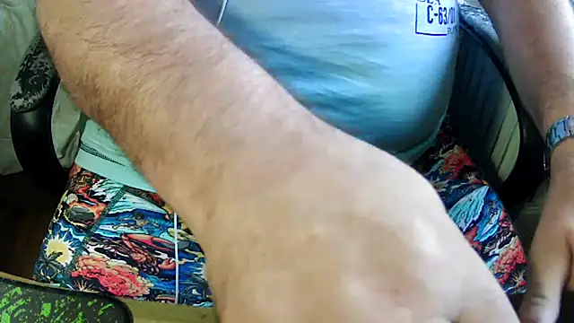 Snapshot of passatwind chatting on July 24, 2026, 2:13 pm passatwind online show from July 24, 2026, 2:13 pm