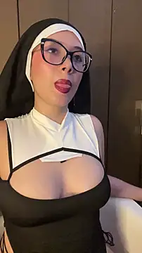 EmmaInPink online show from February 21, 2026, 5:59 pm