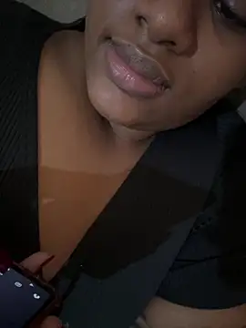 amorasecy online show from April 19, 2026, 1:01 pm