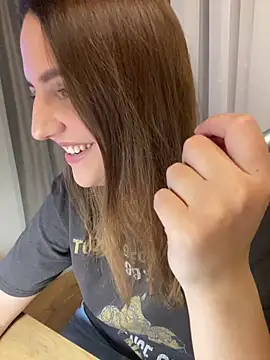 AliceAlicee online show from January 13, 2026, 4:22 pm