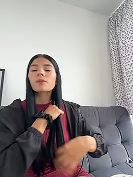 Snapshot of Ema_Rose_ chatting on June 19, 2026, 4:13 pm Ema Rose online show from June 19, 2026, 4:13 pm