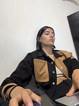 Ema Rose  online show from April 13, 2026, 8:24 pm