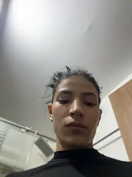 Snapshot of Ema_Rose_ chatting on May 25, 2026, 9:02 pm Ema Rose online show from May 25, 2026, 9:02 pm