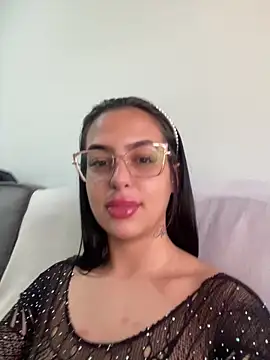 jujuarantes  2026 online show from February 6, 2026, 1:51 pm