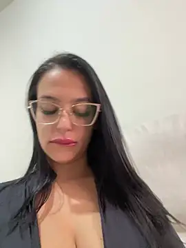 jujuarantes  2026 online show from January 15, 2026, 12:41 pm