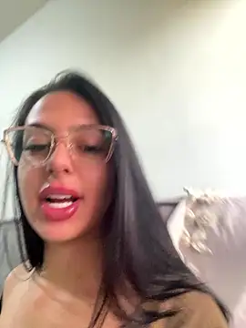 jujuarantes  2026 online show from January 18, 2026, 12:41 pm