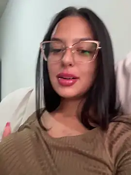 jujuarantes  2026 online show from February 3, 2026, 12:43 pm