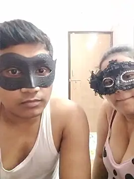 Snapshot of DesiSeductress chatting on July 7, 2026, 7:17 pm DesiSeductress online show from July 7, 2026, 7:17 pm