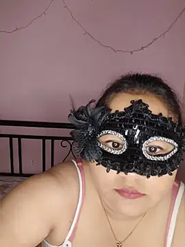 Snapshot of DesiSeductress chatting on April 1, 2026, 6:38 pm DesiSeductress online show from April 1, 2026, 6:38 pm