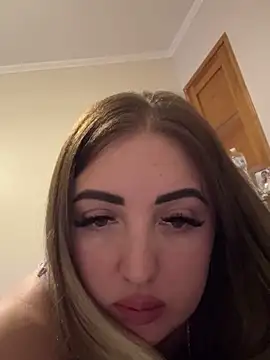 Snapshot of merabel1995 chatting on December 21, 2025, 5:47 pm merabel1995 online show from December 21, 2025, 5:47 pm