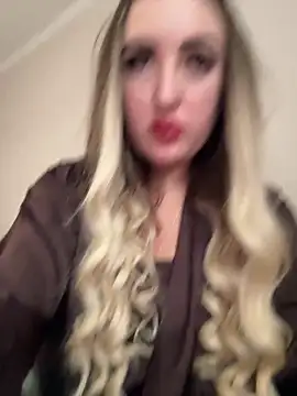 Snapshot of merabel1995 chatting on December 22, 2025, 1:00 pm merabel1995 online show from December 22, 2025, 1:00 pm