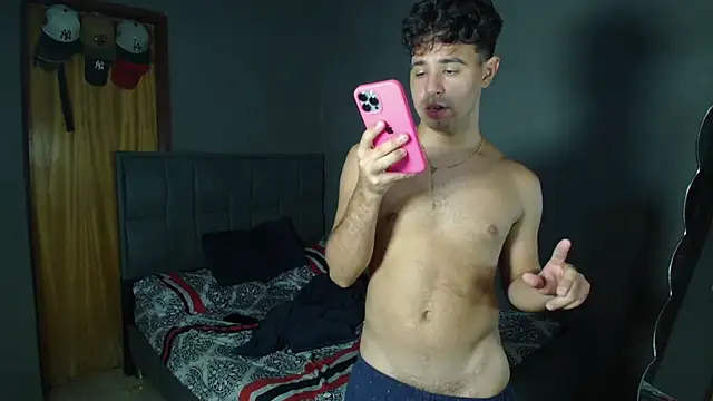 Snapshot of MAXIMILAINO-XXX chatting on June 1, 2026, 12:44 am MAXIMILAINO-XXX online show from June 1, 2026, 12:44 am