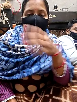 Radhacpl9528 online show from January 6, 2026, 3:49 pm