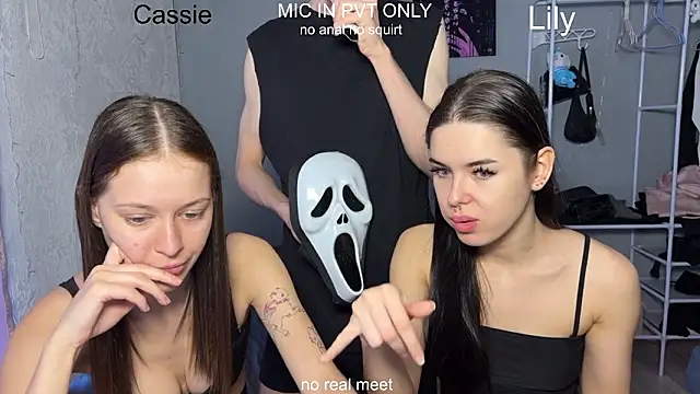 Snapshot of girls_secrets chatting on March 24, 2026, 10:15 am girls secrets online show from March 24, 2026, 10:15 am