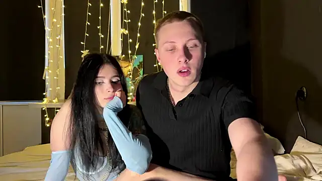 love4couple online show from March 11, 2026, 2:33 pm