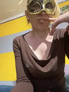 SexyMamiVee online show from April 3, 2026, 5:08 pm