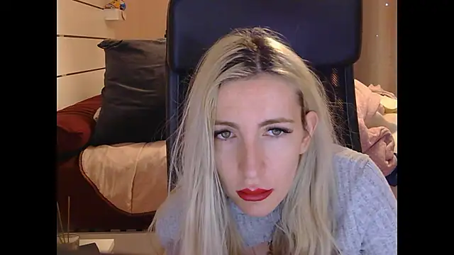 BarbieBlondieGirl online show from January 16, 2026, 5:39 pm