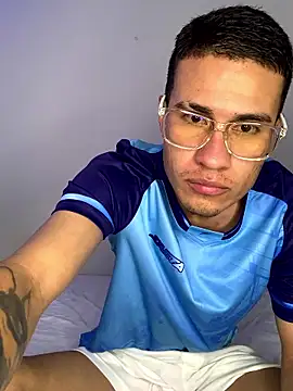 Snapshot of Latin_Paisa_Boy chatting on January 15, 2026, 10:29 am Latin Paisa Boy online show from January 15, 2026, 10:29 am