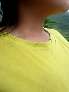 DIANAKUTE online show from April 17, 2026, 10:51 am