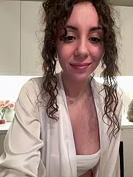 Snapshot of curly_jade chatting on March 1, 2026, 10:54 pm curly jade online show from March 1, 2026, 10:54 pm