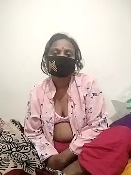 Hot Sweety02 online show from January 14, 2026, 10:35 pm