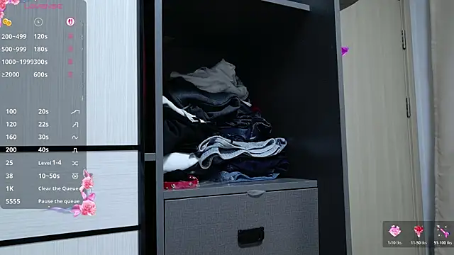 cuteqiqi online show from April 20, 2026, 1:24 pm