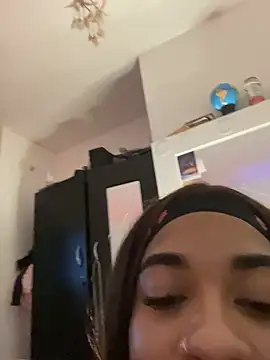 Snapshot of _keylafisher_ chatting on February 6, 2026, 10:44 am keylafisher online show from February 6, 2026, 10:44 am